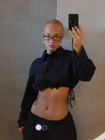 Emily wakeling leaked private photo uncensored HD quality