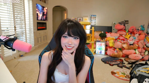 Emiru  page leaked private photo uncensored HD quality