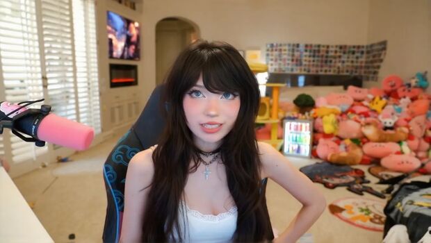 Emiru  page leaked private photo uncensored HD quality