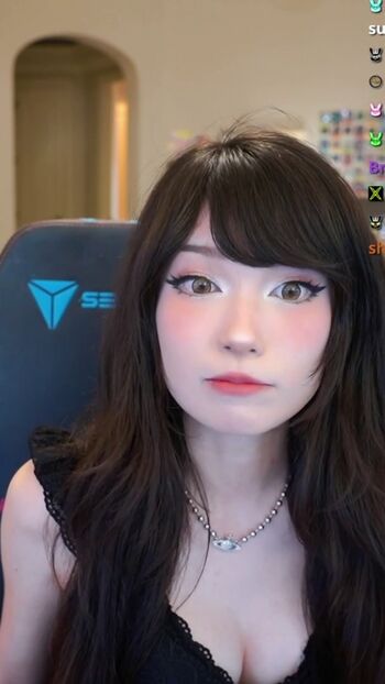 Emiru  page leaked private photo uncensored HD quality