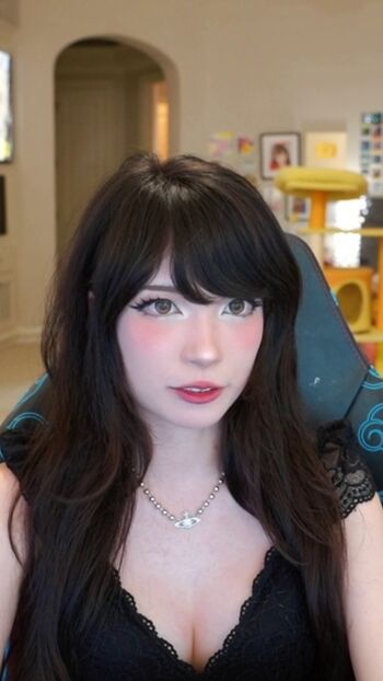 Emiru  page leaked private photo uncensored HD quality