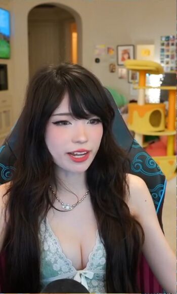 Emiru  page leaked private photo uncensored HD quality