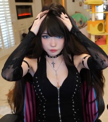 Emiru  page leaked private photo uncensored HD quality
