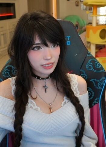 Emiru  page leaked private photo uncensored HD quality