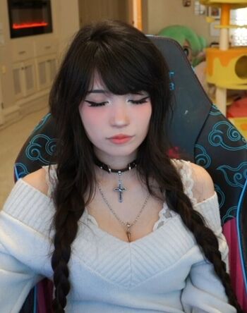 Emiru  page leaked private photo uncensored HD quality