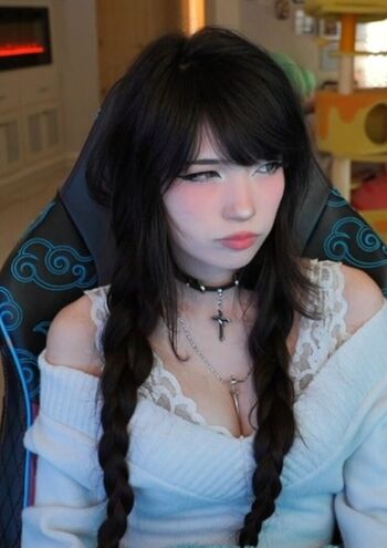 Emiru  page leaked private photo uncensored HD quality