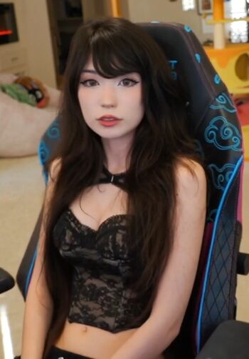 Emiru  page leaked private photo uncensored HD quality