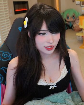 Emiru  page leaked private photo uncensored HD quality