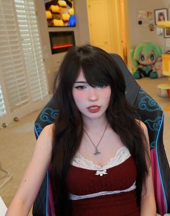 Emiru  page leaked private photo uncensored HD quality