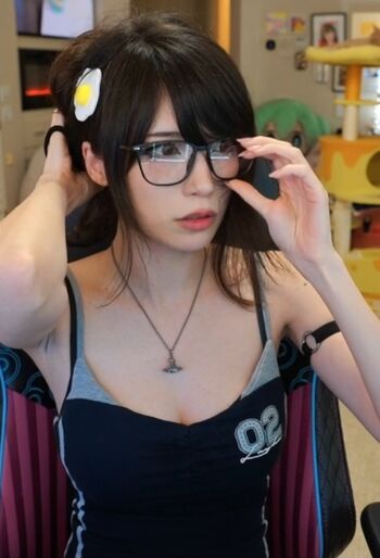 Emiru  page leaked private photo uncensored HD quality