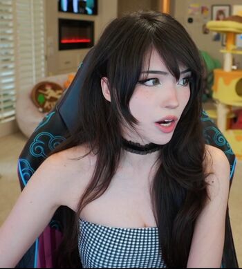 Emiru  page leaked private photo uncensored HD quality