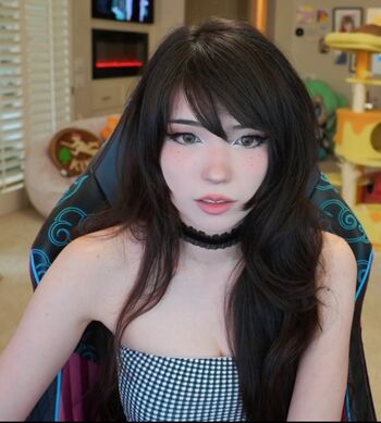Emiru  page leaked private photo uncensored HD quality