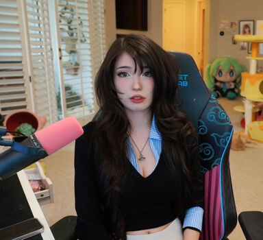 Emiru  page leaked private photo uncensored HD quality