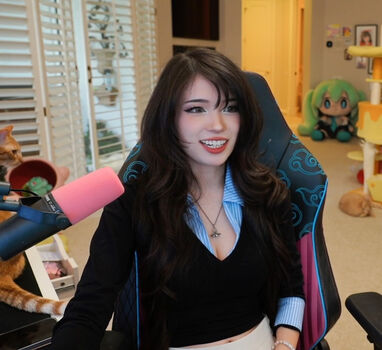 Emiru  page leaked private photo uncensored HD quality