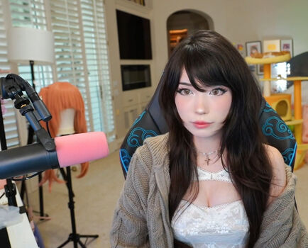 Emiru  page leaked private photo uncensored HD quality