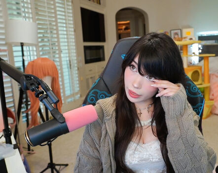 Emiru  page leaked private photo uncensored HD quality