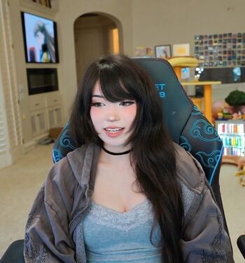 Emiru  page leaked private photo uncensored HD quality