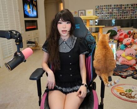Emiru  page leaked private photo uncensored HD quality