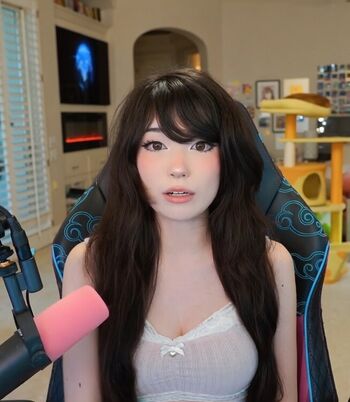 Emiru  page leaked private photo uncensored HD quality