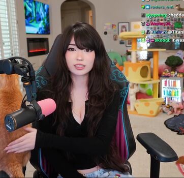 Emiru  page leaked private photo uncensored HD quality