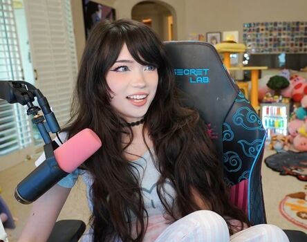 Emiru  page leaked private photo uncensored HD quality