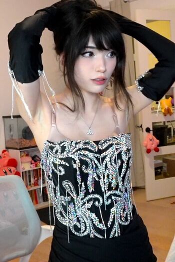 Emiru  page leaked private photo uncensored HD quality