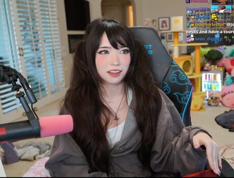Emiru  page leaked private photo uncensored HD quality