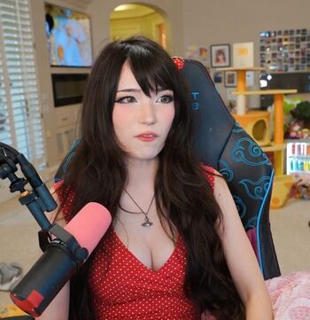 Emiru  page leaked private photo uncensored HD quality