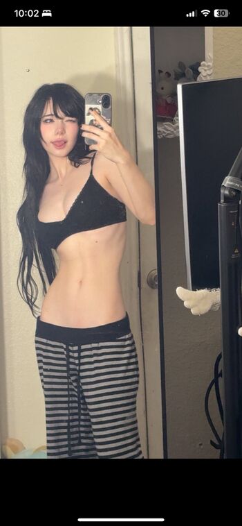 Emiru  page leaked private photo uncensored HD quality
