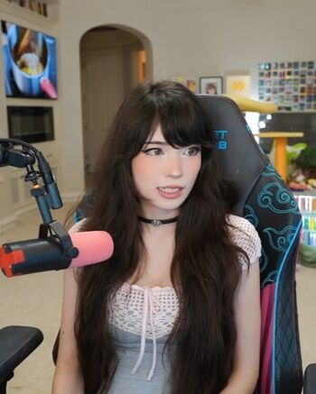 Emiru  page leaked private photo uncensored HD quality