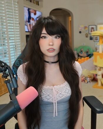 Emiru  page leaked private photo uncensored HD quality