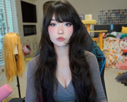 Emiru  page leaked private photo uncensored HD quality