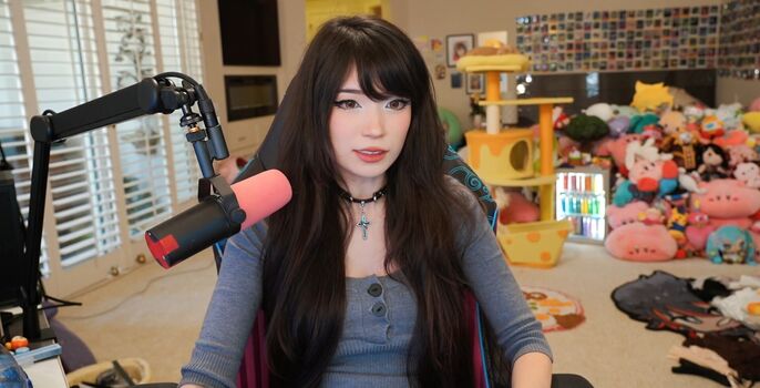 Emiru  page leaked private photo uncensored HD quality