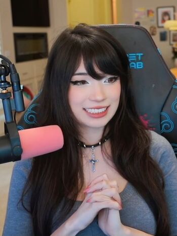 Emiru  page leaked private photo uncensored HD quality