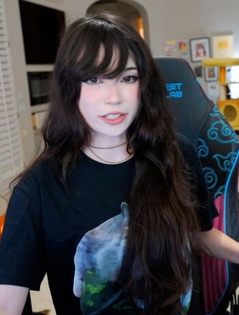 Emiru  page leaked private photo uncensored HD quality