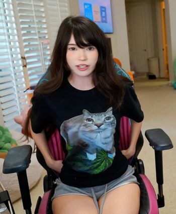 Emiru  page leaked private photo uncensored HD quality