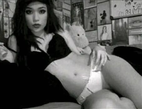 Emiru  page leaked private photo uncensored HD quality