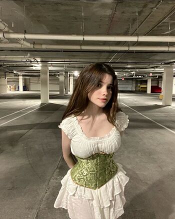 Emmyuh leaked private photo uncensored HD quality