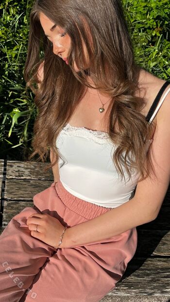 Etiennee lng leaked private photo uncensored HD quality