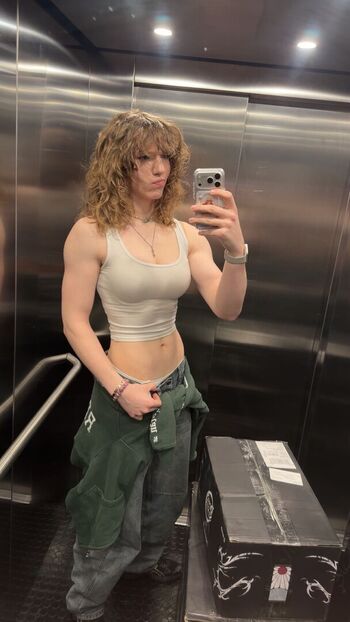 Eviedotgym leaked private photo uncensored HD quality