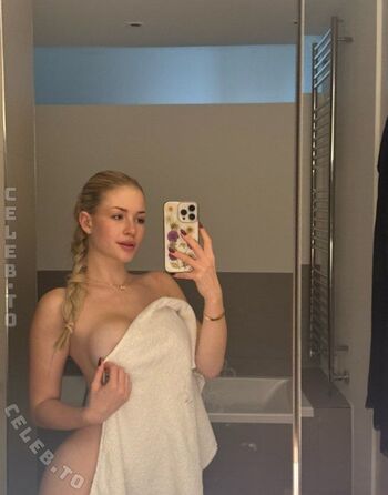 Fabienne leaked private photo uncensored HD quality