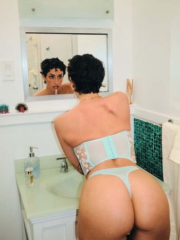 Gianna evelyn leaked private photo uncensored HD quality