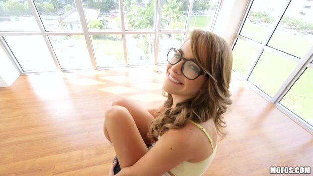 Girls wearing sneakers in b leaked private photo uncensored HD quality
