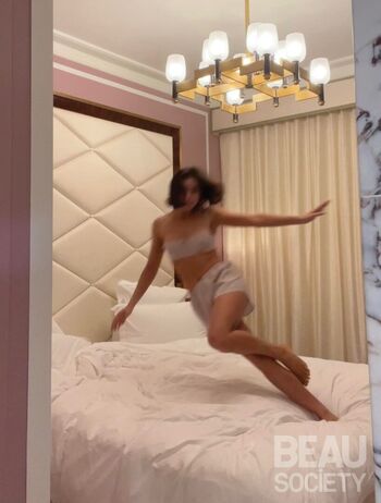 Hailee steinfeld  page leaked private photo uncensored HD quality