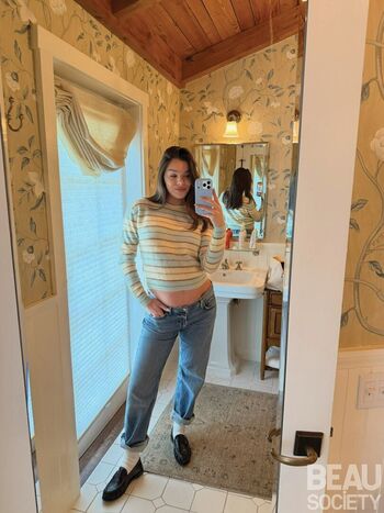 Hailee steinfeld  page leaked private photo uncensored HD quality