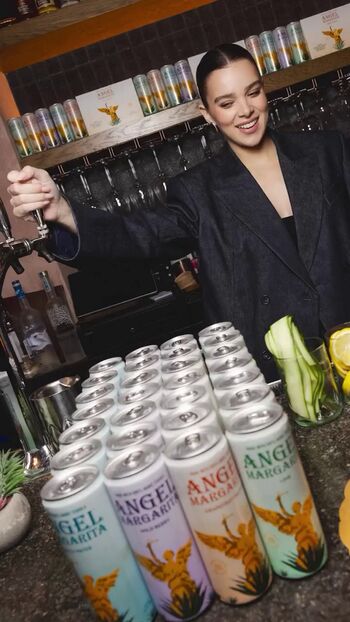 Hailee steinfeld  page leaked private photo uncensored HD quality