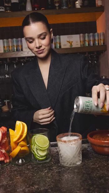 Hailee steinfeld  page leaked private photo uncensored HD quality