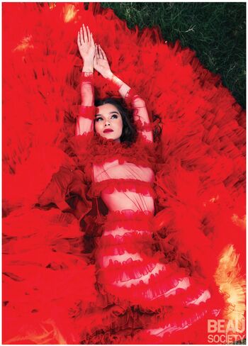 Hailee steinfeld leaked private photo uncensored HD quality