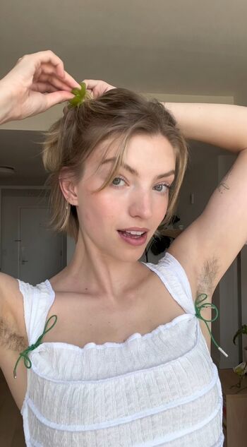 Hairy women  page leaked private photo uncensored HD quality