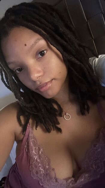 Halle bailey page leaked private photo uncensored HD quality